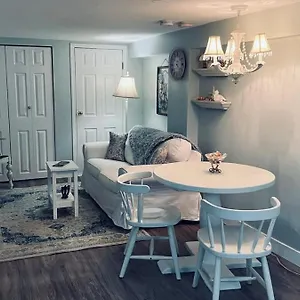 Ferienhaus Quaint 1 Bedroom Lower In Victoria, Bc, Victoria