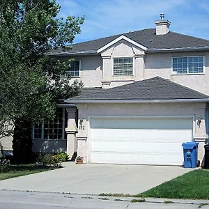 Brother Li Privatunterkunft YYC
