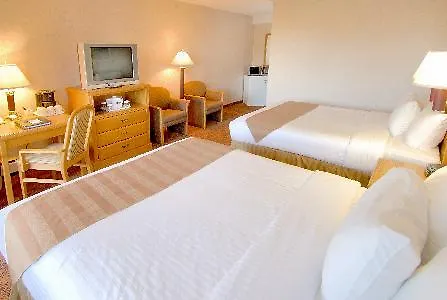 Days Inn By Wyndham Victoria Uptown 3*,