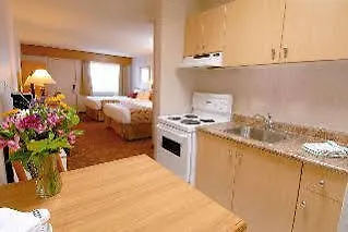 Days Inn By Wyndham Victoria Uptown